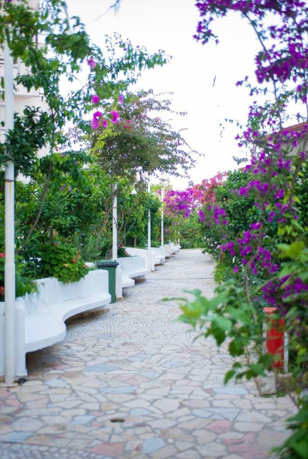 Villa 23 On The Bay Saranda Kültér fotó